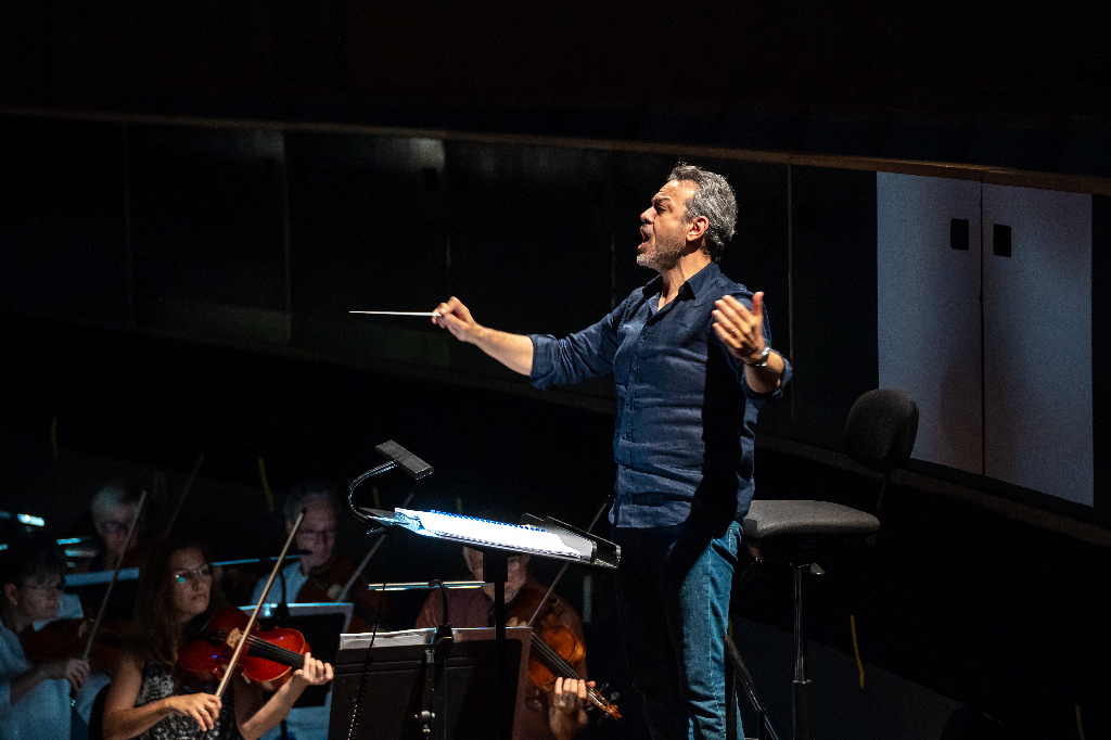 Hisham Gabr conducting
