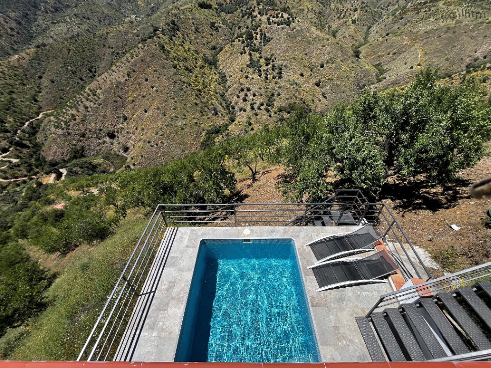 Pool overlooking the Jaboneros Valley